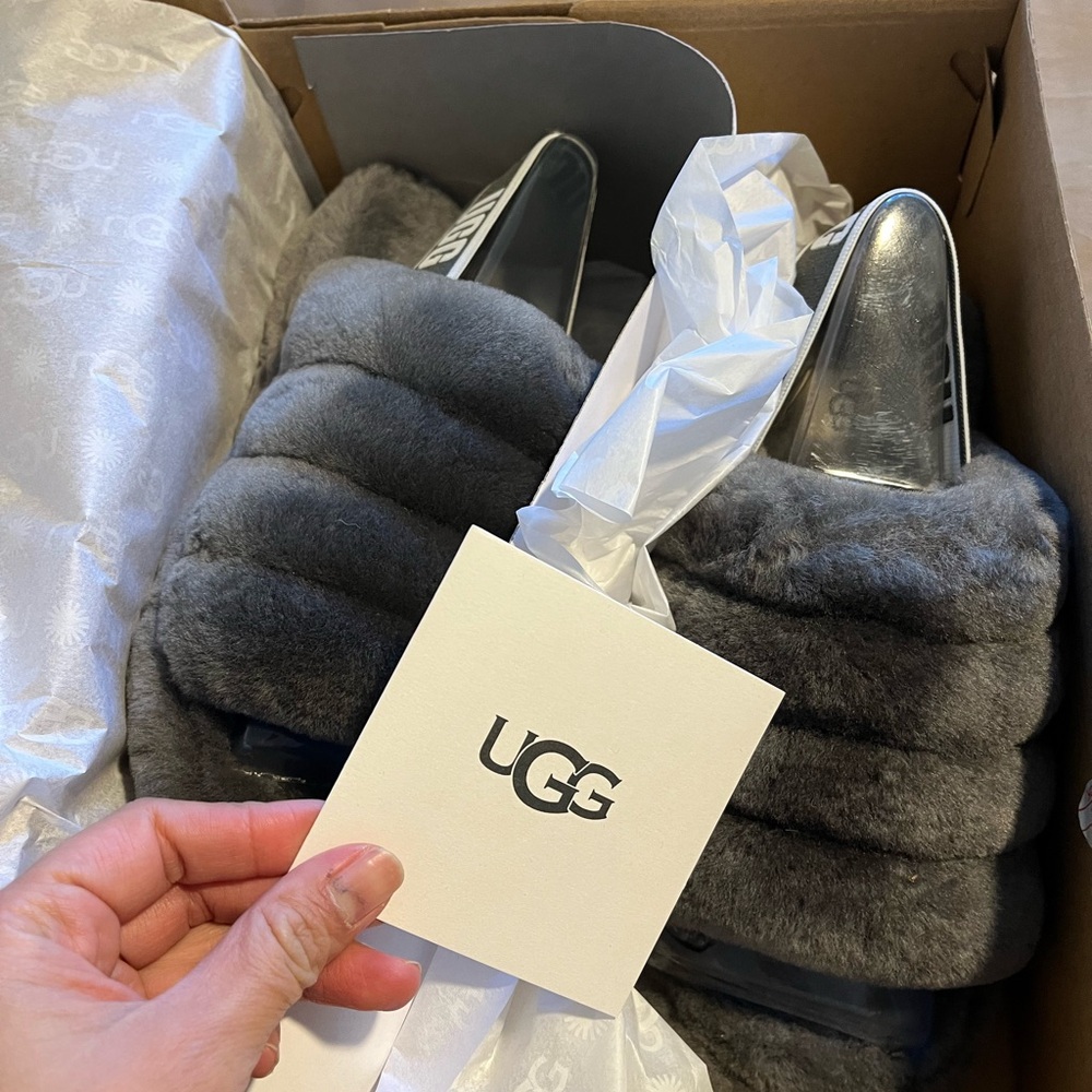 BNIB UGG Fluff Yeah slides size 7